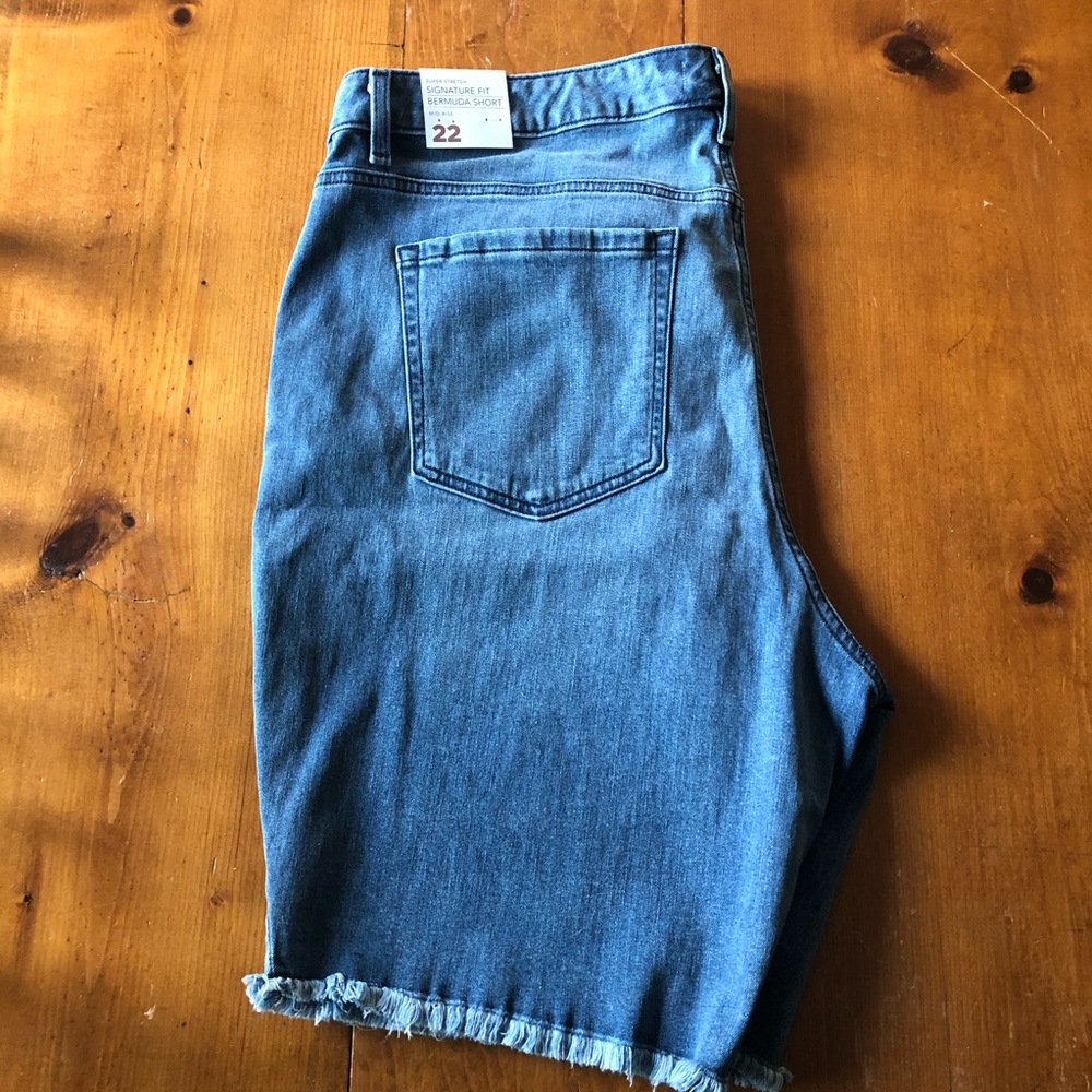 NWT Lane Bryant Bermuda denim shorts size 22
